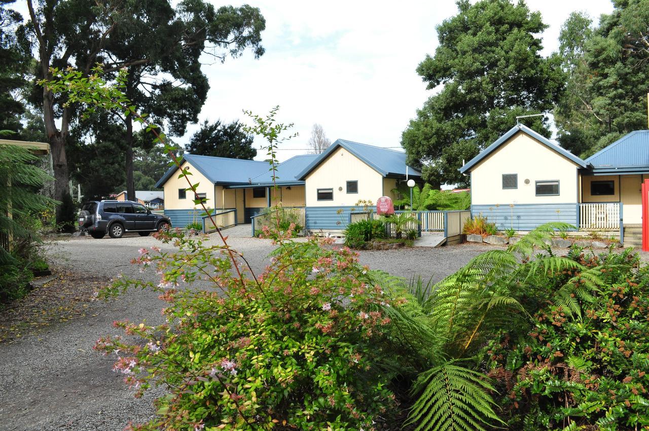 Strahan Retreat Holiday Park Екстер'єр фото