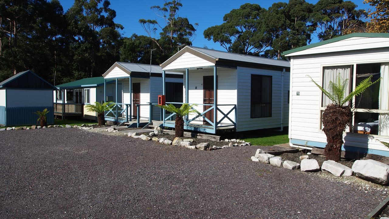 Strahan Retreat Holiday Park Екстер'єр фото